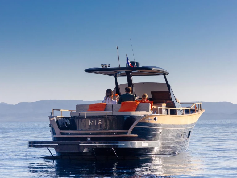 Huur Motorboot met of zonder schipper NAUTICA ESPOSITO STANISLAO in Hyères