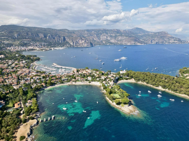 Verhuur Motorboot in Nice - Jeanneau Cap Camarat 10.5 WA