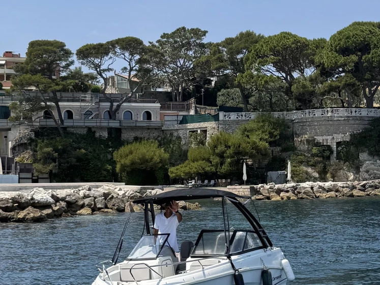 Bootverhuur Jeanneau Cap Camarat 10.5 WA in Nice via SamBoat