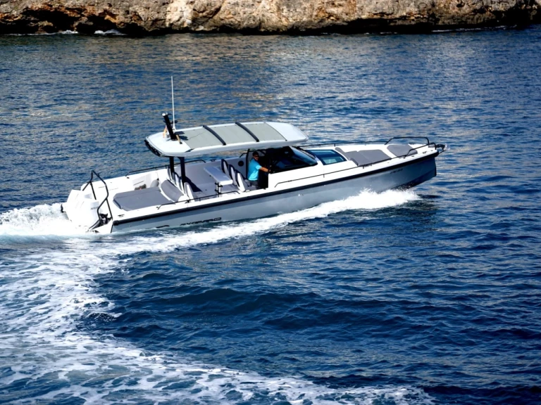 Verhuur Motorboot Axopar met vaarbewijs