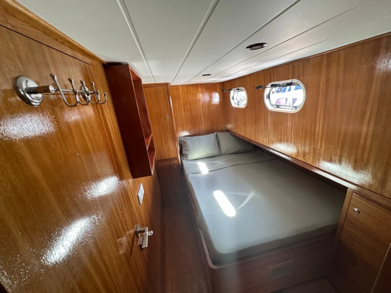 Verhuur Zeilboot Custom Made met vaarbewijs