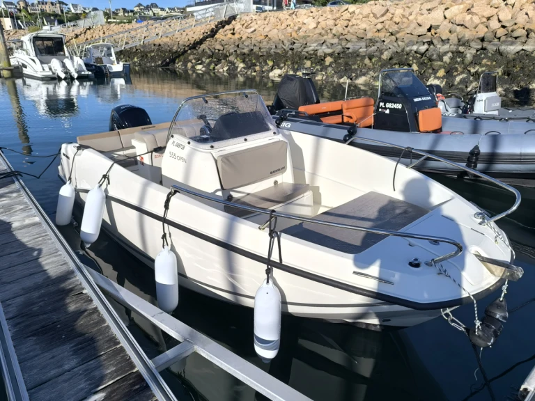 Bootverhuur Quicksilver Activ 555 Open in Trébeurden via SamBoat