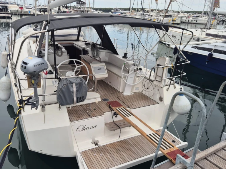 Huur een Bavaria Bavaria C38 in Punat