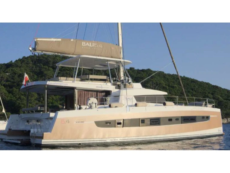 Verhuur Catamaran Bali met vaarbewijs