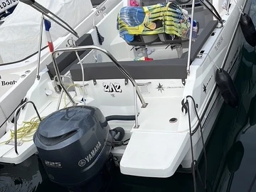 Verhuur Motorboot in Port Cogolin - Jeanneau Cap Camarat 7.5 WA Serie 2