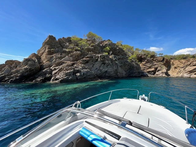 Bootverhuur Jeanneau Cap Camarat 7.5 WA Serie 2 in Port Cogolin via SamBoat