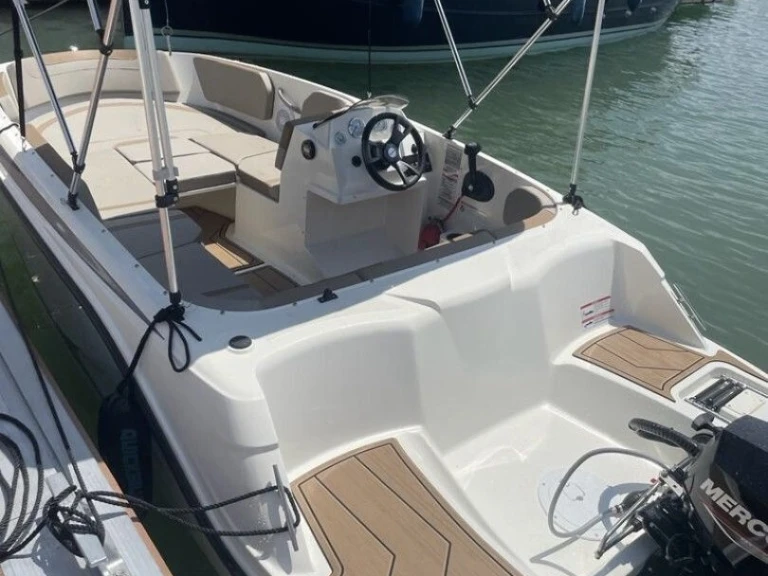 Huur Motorboot met of zonder schipper Quicksilver in Marseille