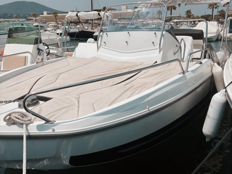Huur Motorboot met of zonder schipper Bénéteau in Sainte-Maxime