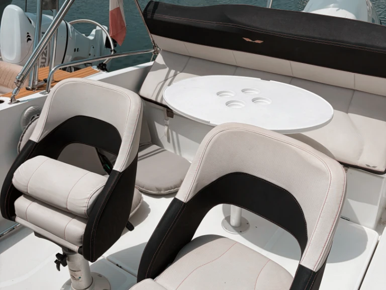 Bénéteau Flyer 6.6 SUNdeck te huur van particulier of professional in Sainte-Maxime