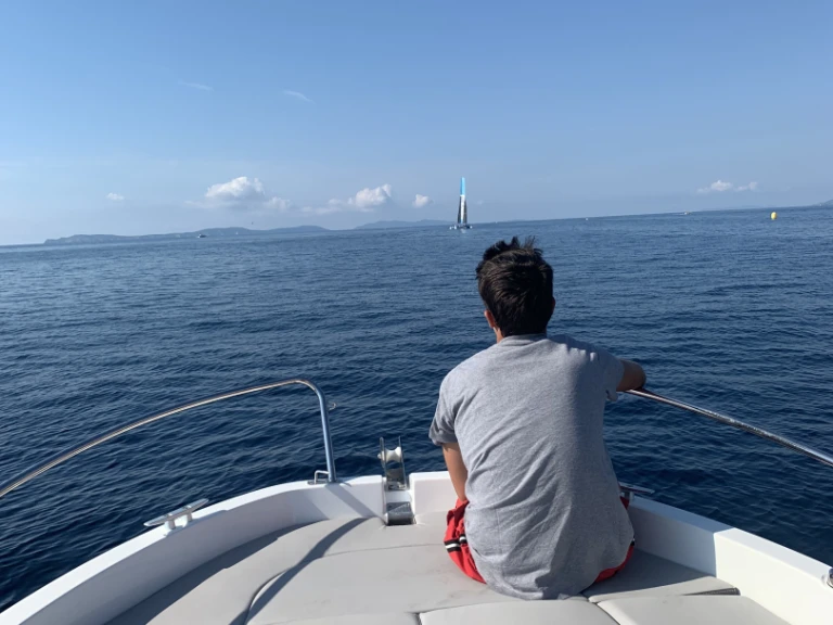 Motorboot te huur in Cavalaire-sur-Mer voor de beste prijs