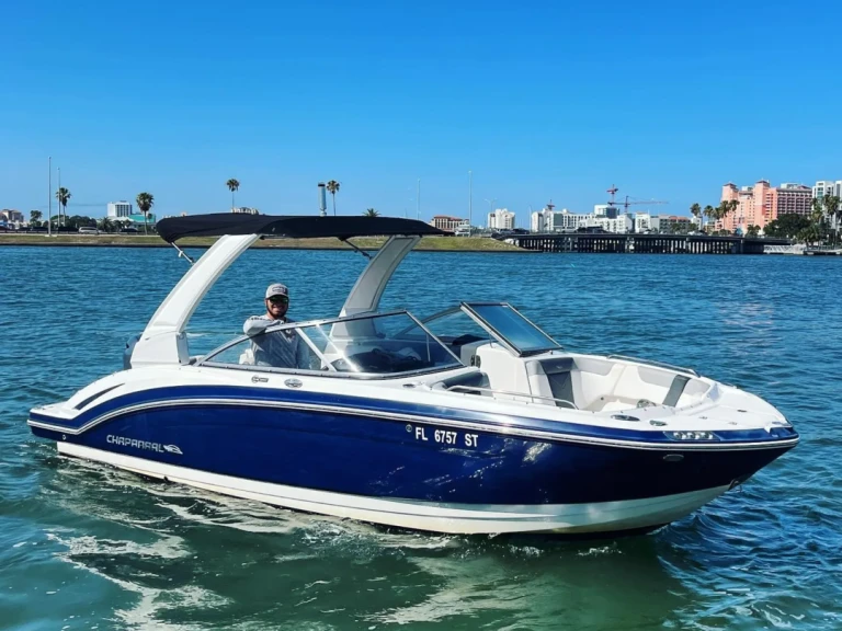 Bootverhuur Chaparral 230 SUNCOAST in Miami via SamBoat