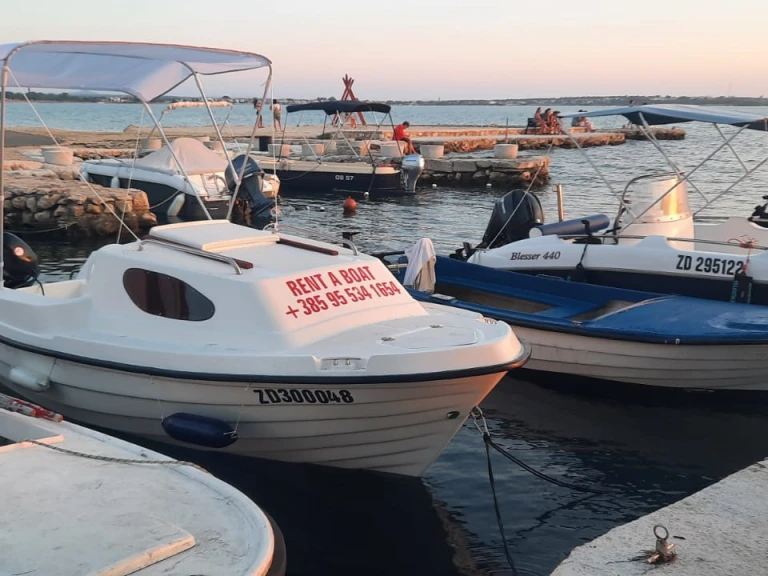 Huur Motorboot met of zonder schipper Adria 500m sport in Vrsi