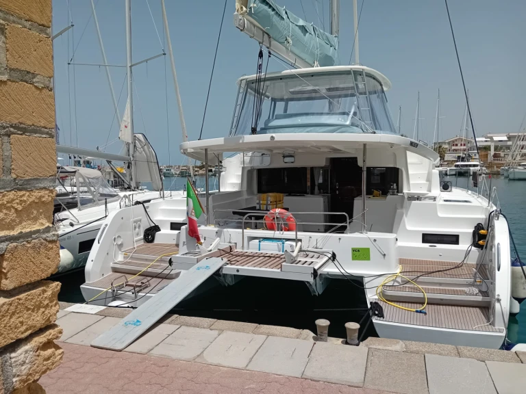 Jachthuur in Marina di Portorosa - Lagoon Lagoon 46 via SamBoat