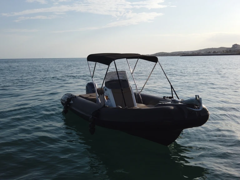 Huur een Maestrale Fun 650 in Port de Sitges Aiguadolç