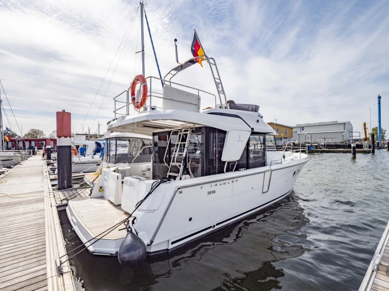 Verhuur Woonboot Bénéteau met vaarbewijs