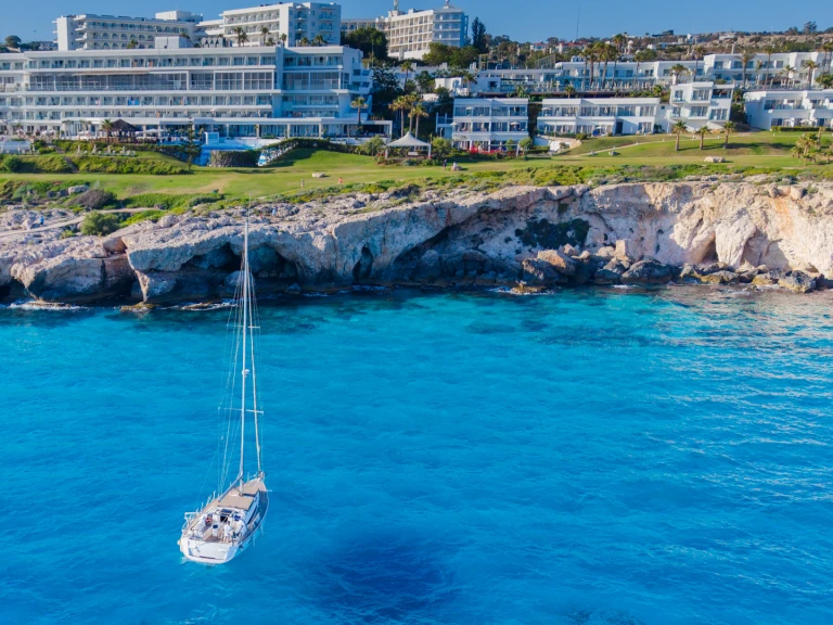 Zeilboot te huur in Protaras voor de beste prijs