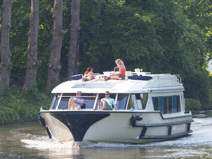 Bootverhuur Homps goedkoop Vision3 Master