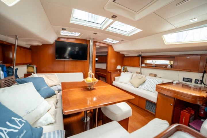 Verhuur Zeilboot Bénéteau met vaarbewijs