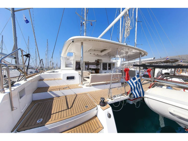 Catamaran te huur in Kallithea voor de beste prijs