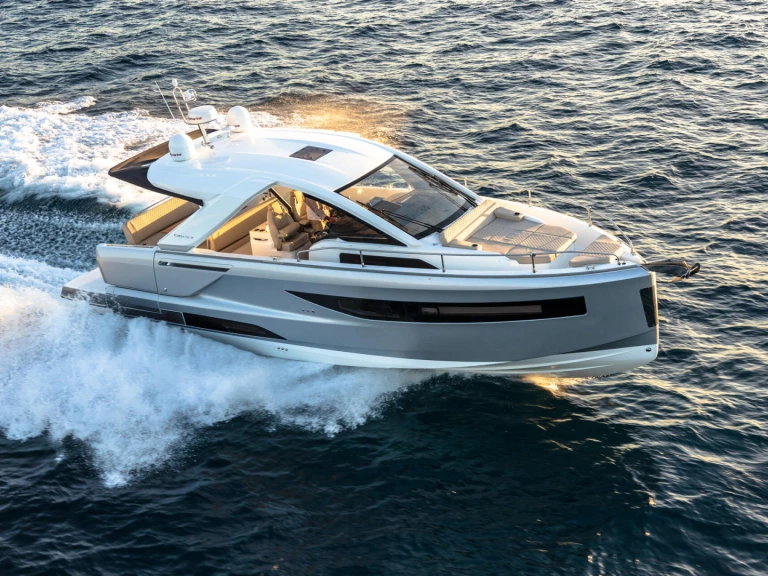 Jachthuur in Port Cogolin - Jeanneau DB 37 via SamBoat