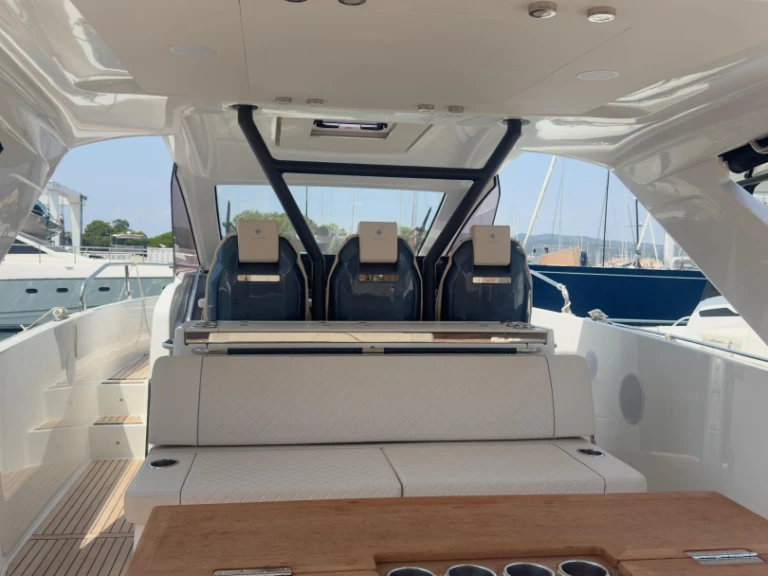 Bootverhuur Port Cogolin goedkoop DB 37