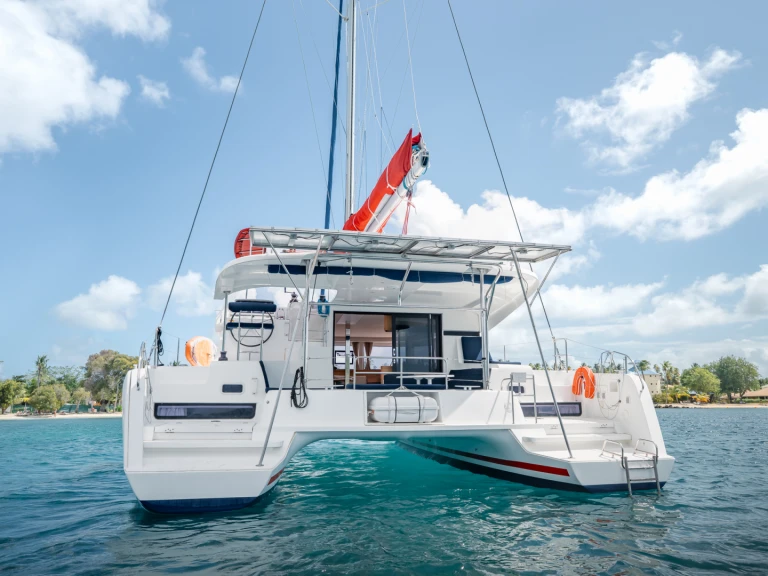 Bootverhuur Blue Lagoon Marina goedkoop Lagoon 42