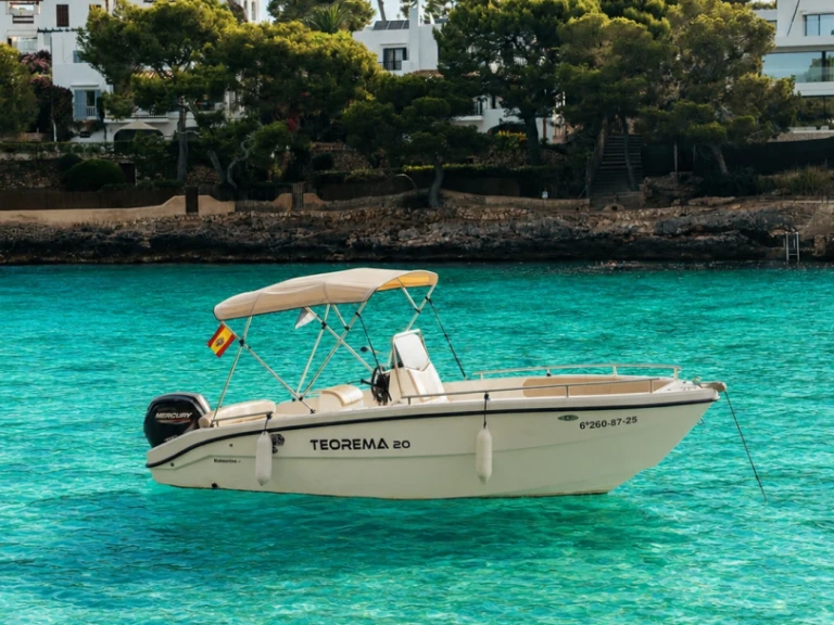 Motorboot te huur in Cala d'Or voor de beste prijs