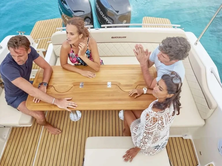 Quicksilver Activ 875 Sundeck te huur van particulier of professional in Marseille