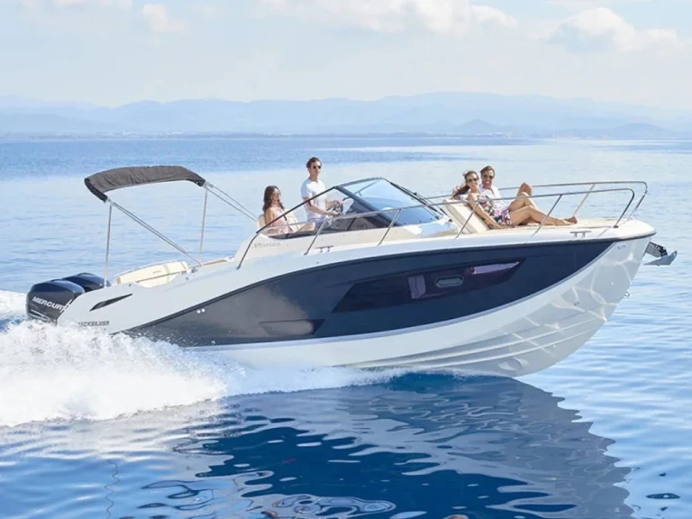 Huur een Quicksilver Activ 875 Sundeck in Marseille