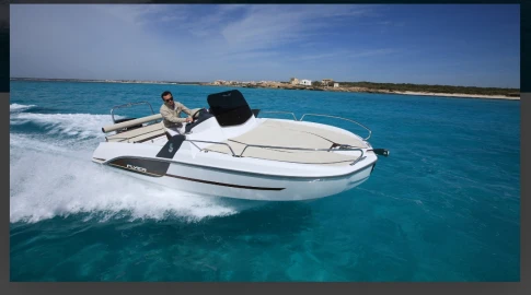 Verhuur Motorboot Bénéteau met vaarbewijs
