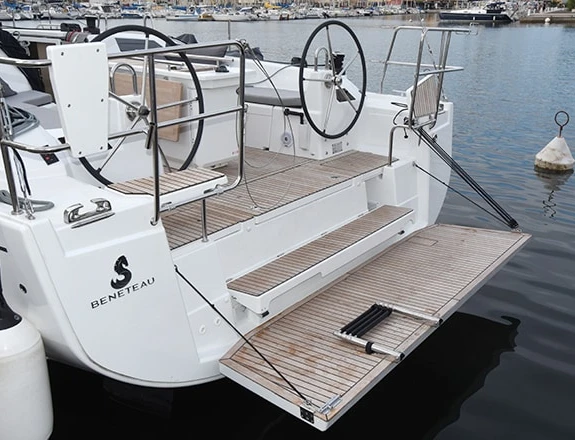 Bootverhuur Le Marin goedkoop Oceanis 40.1