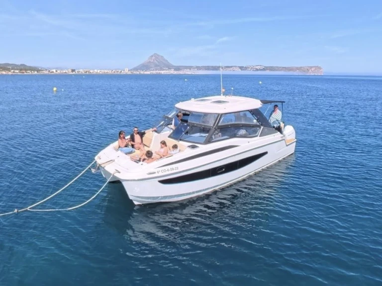 Huur een Aquila Aquila 32 Sport in Dénia