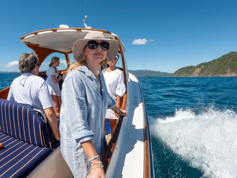 Bootverhuur Bahía Herradura goedkoop custom