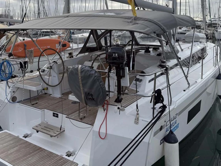 Huur Zeilboot met of zonder schipper Bavaria in Golfo Aranci