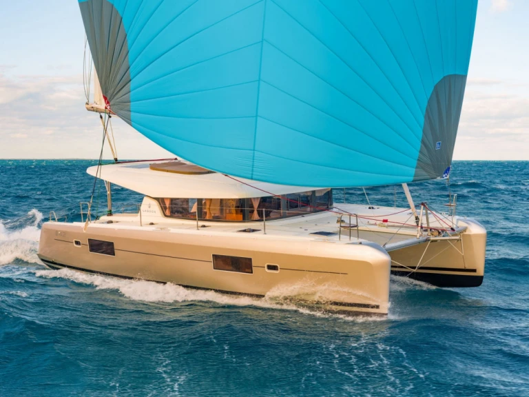 Verhuur Catamaran Lagoon met vaarbewijs