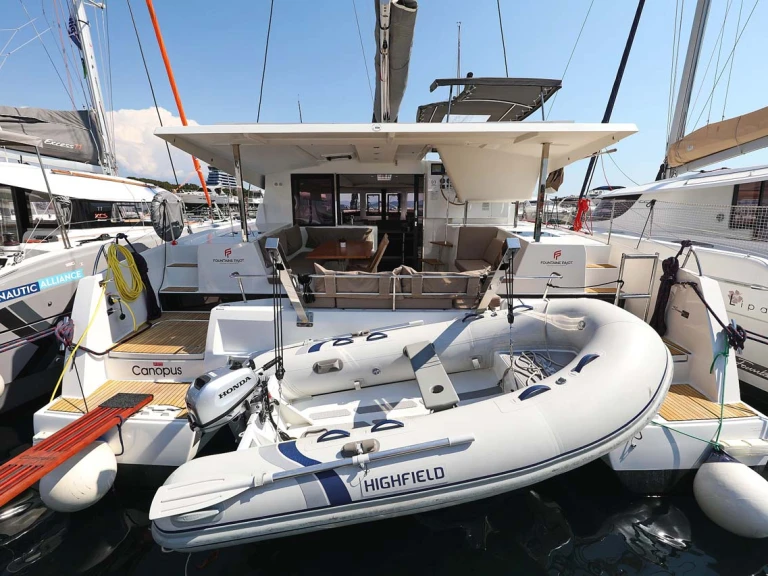 Bootverhuur Pula goedkoop Lucia 40