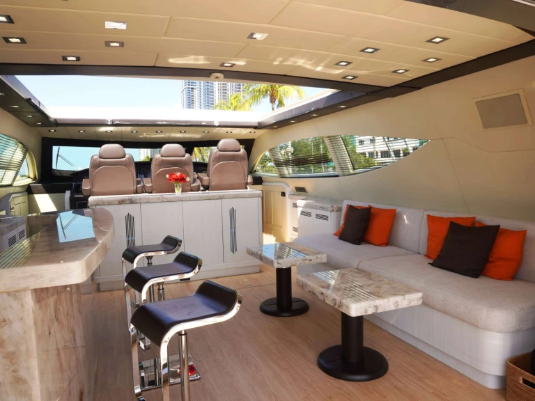 Bootverhuur Mangusta Mangusta 105' in Miami via SamBoat