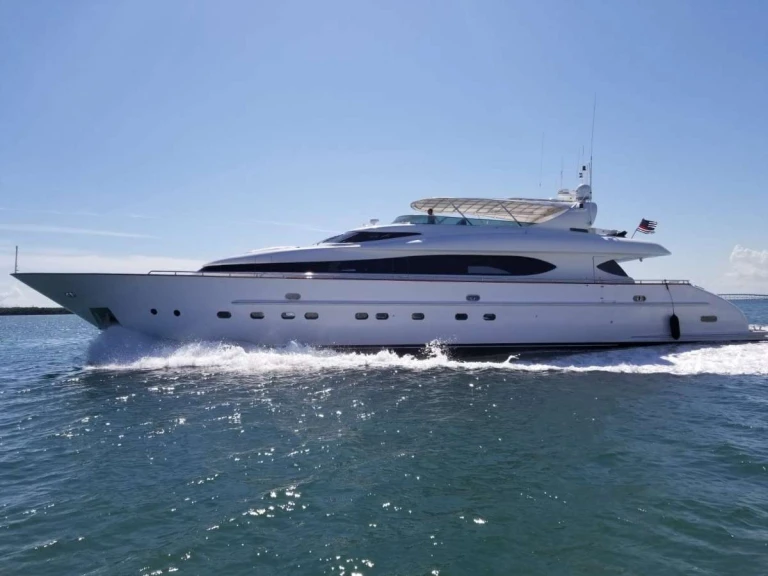 Bootverhuur Miami goedkoop 103' Custom Build