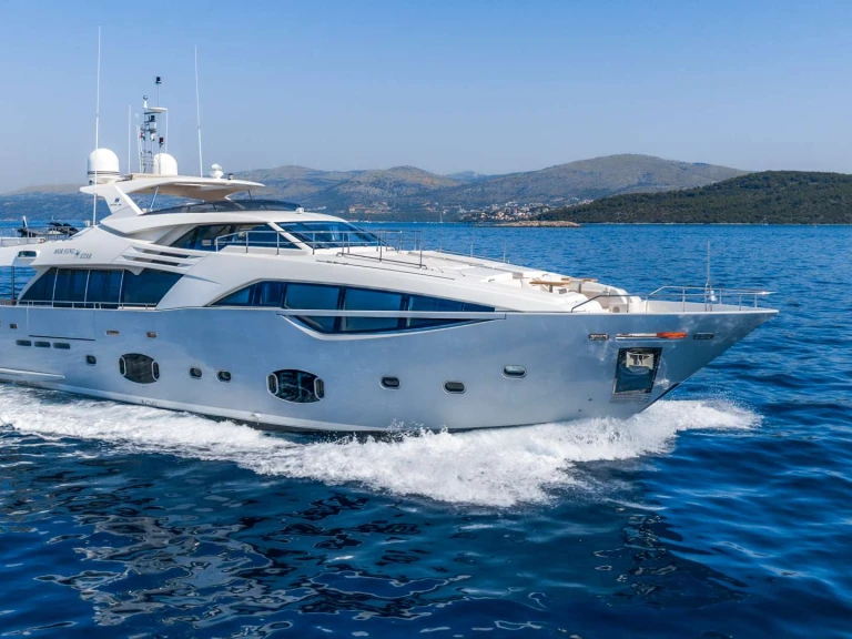 Verhuur Jacht Ferretti met vaarbewijs