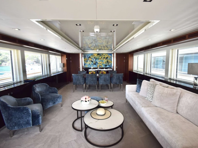 Huur een  Custom Built Aluminum Cutter ORIZZONTE in Napels