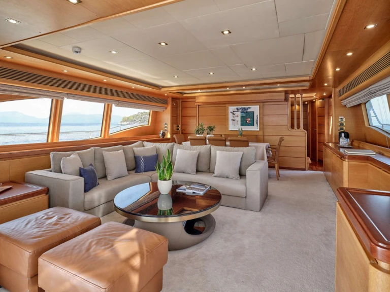 Ferretti PAREAKKI te huur van particulier of professional in Athene