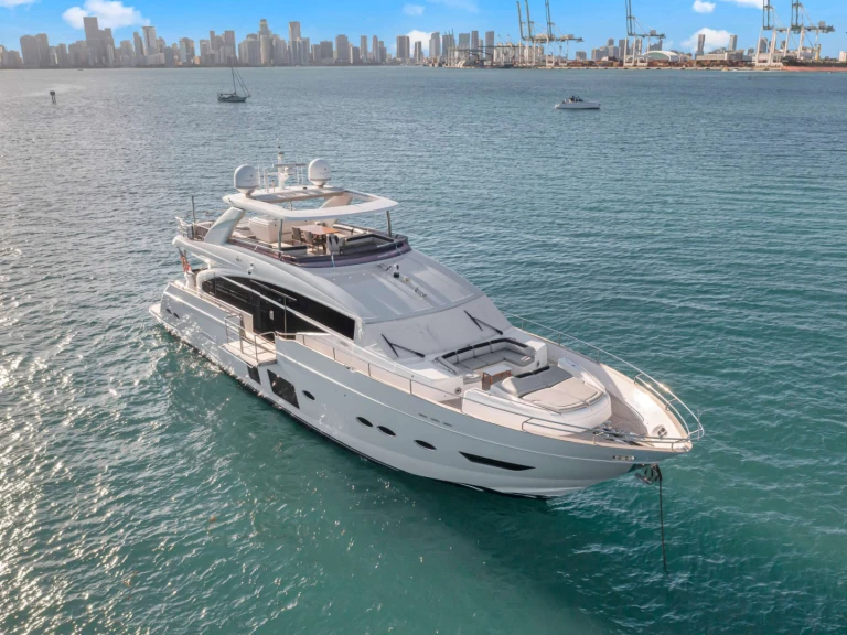 Huur een Princess, UK Freedom in Miami Beach