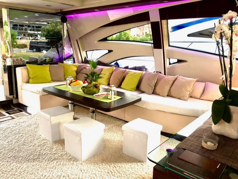 Azimut Panthera te huur van particulier of professional in Miami Beach