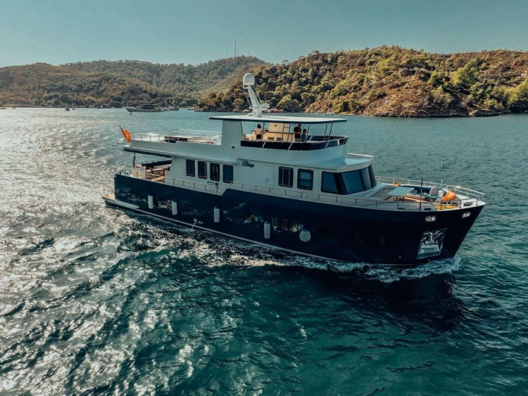 Huur een Custom BELUGA in Fethiye