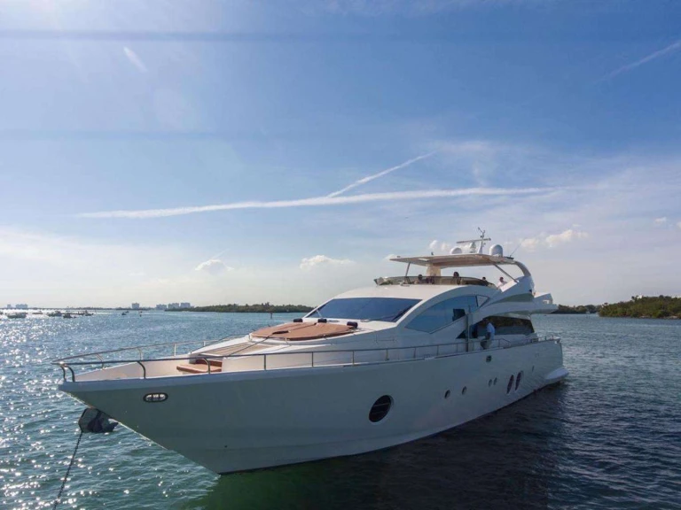 Bootverhuur Miami goedkoop Italian Yacht 85