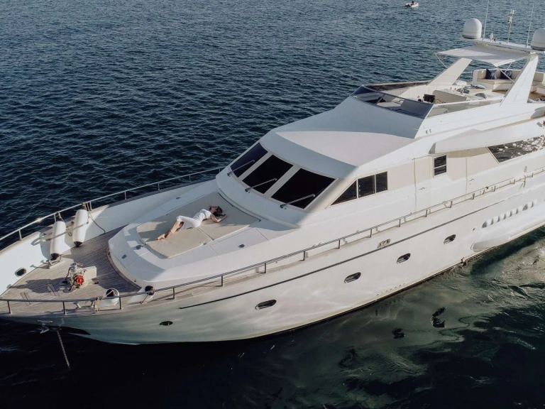 Huur Jacht met of zonder schipper Versilcraft in Gouviá