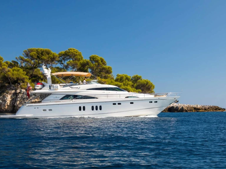 Bootverhuur Fairline-Squadron D5 in Antibes via SamBoat