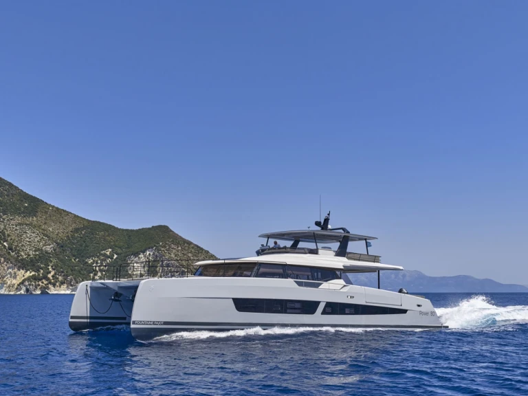 Huur een Fountaine Pajot CHRISTAL MIO 80  in Athene