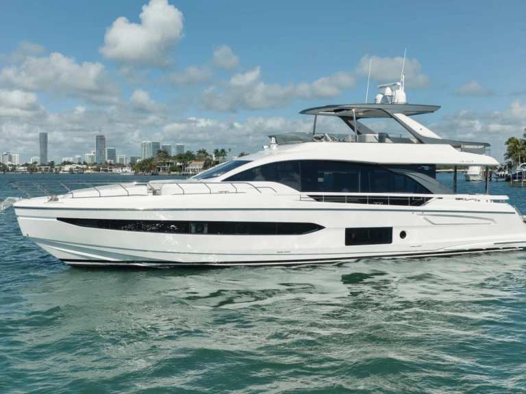 Bootverhuur Azimut Nena in Aventura via SamBoat