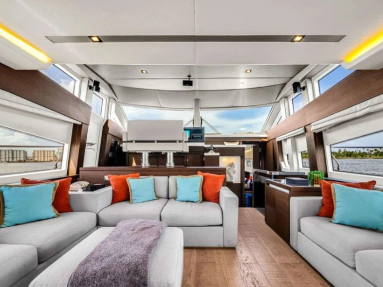 Prestige Yachts Oceana te huur van particulier of professional in Nassau